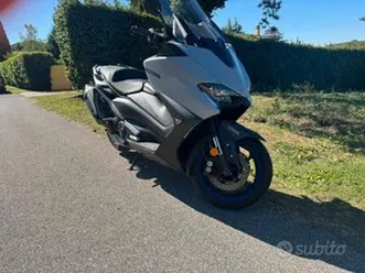 yamaha tmax 560