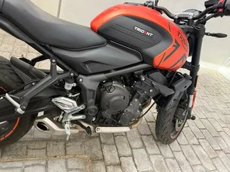 triumph - trident 660