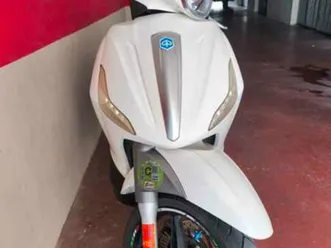 piaggio - beverly 350 sport turing
