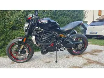 ducati monster 1200 r nero