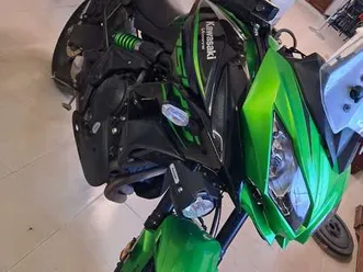 kawasaki versys 650 verde