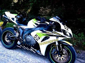 honda cbr 1000 sc 57