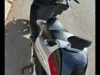 piaggio x8 200 - 2004