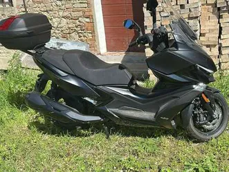 kymco xciting 400i 400 vs nero