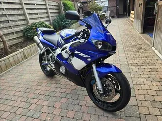 ② yamaha r6 2001