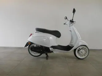 ② vespa sprint 125 s special edition