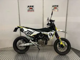 husqvarna 701 supermoto wit