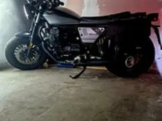 moto guzzi v9 - 2024