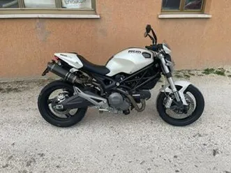 ducati monster 696