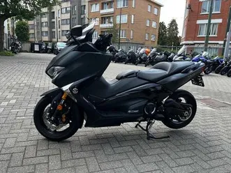 ② yamaha tmax 530