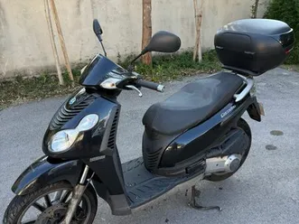 scooter piaggio 125