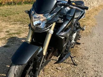 moto gsr750 suzuki