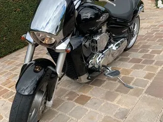 moto suzuki vzr 1800