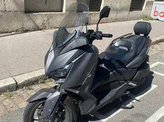 yamaha xmax 300 - année 2018 - excéllent état - 36 600 km - sous garantie 12 mois