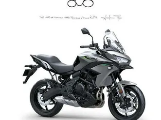 kawasaki versys 650 . grigio