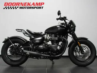 triumph bonneville bobber zwart