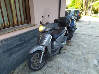 scooter scarabeo 200 light