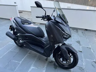 scooter x max 125 em perfeito estado cascais e estoril