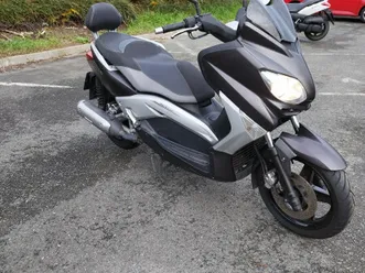 yamaha x-max 250