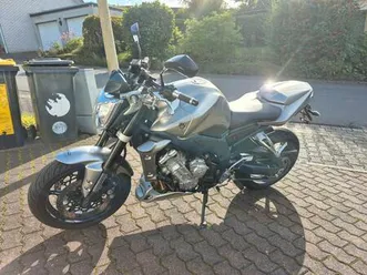 yamaha fz1 .