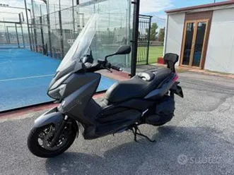 yamaha x-max 400