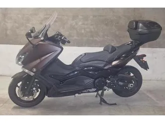 ② motor yamaha tmax