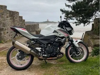 ?️ kawasaki z400 – 4300 km comme neuve – garantie 2028 ◊