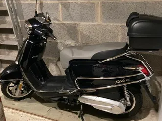 superbe scooter de fin 2020 avec 5100km