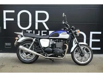 triumph bonneville 900