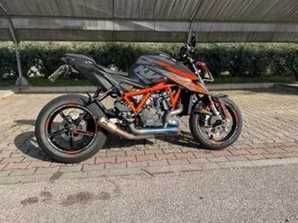 ktm 1290 super duke r