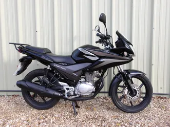 2011 honda cbf125 cbf 125 only 7,565 miles from new a vendre