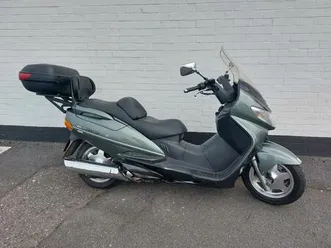 ② suzuki burgman scooter 400 cc