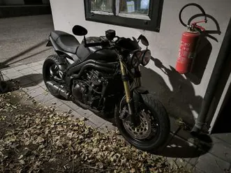 triumph speed triple 1050 nero
