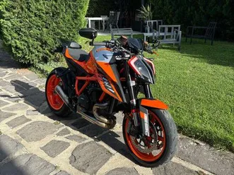 ktm 1290 superduke r