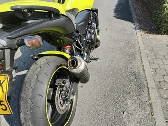 ② à vendre moto honda hornet 600