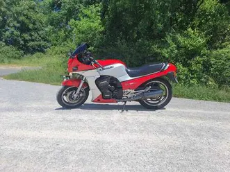 kawasaki gpz 900 r