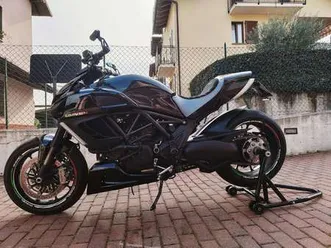 ducati diavel carbon 2011 nero