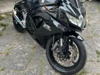 suzuki gsx r 750 k8