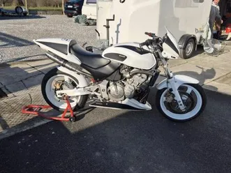 vend ou échange hornet 600 piste