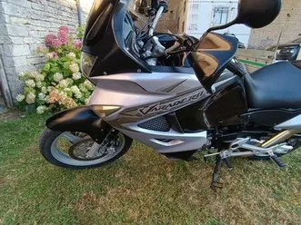 vend ou échange honda 1000 varadero de 2009 contre custom 1700 cc ou 1800 cc