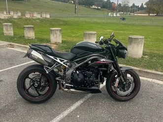 triumph speed triple 1050 rs