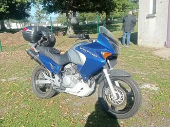 honda varadero 125 bleu