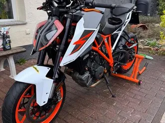 ktm 1290 super duke r