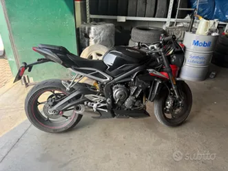 triumph street triple rs