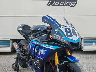 yamaha r1