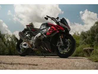 aprilia tuono v4 factory 2023