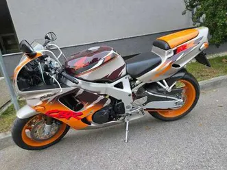 honda-cbr-900-arancione