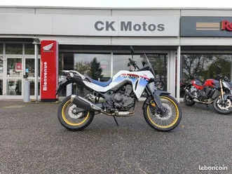 honda transalp 750 coloris tricolore replica