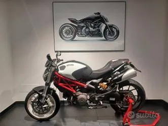 ducati monster 796