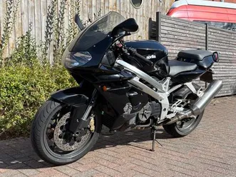 aprilia sl 1000 falco